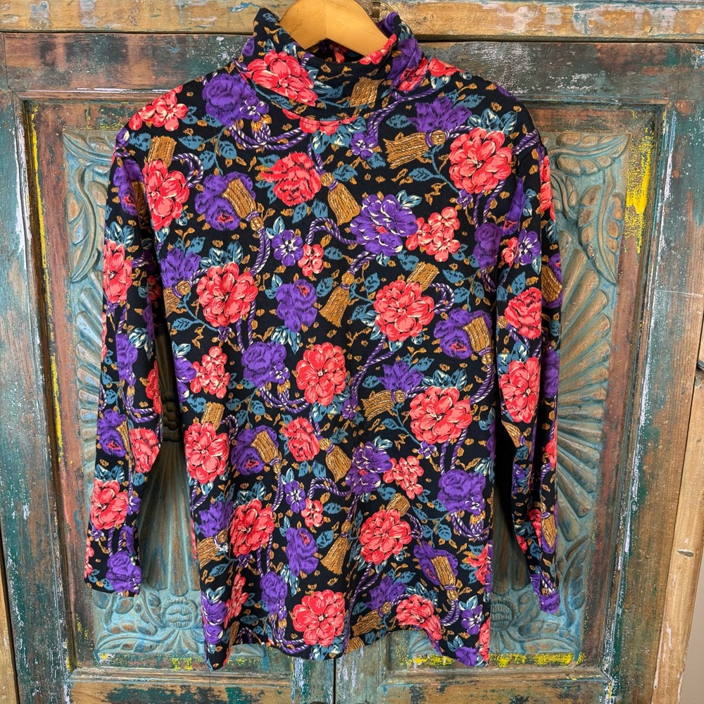 Vintage fitted turtleneck floral print